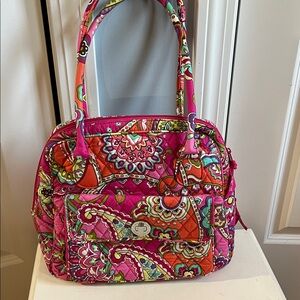 Vera Bradley Pink swirls Paisley Shoulder Bag EUC diaper or travel bag